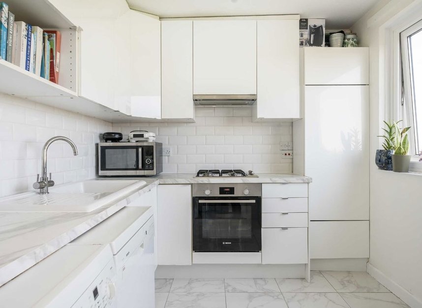 Properties for sale in Daubeney Road - E5 0EN view3