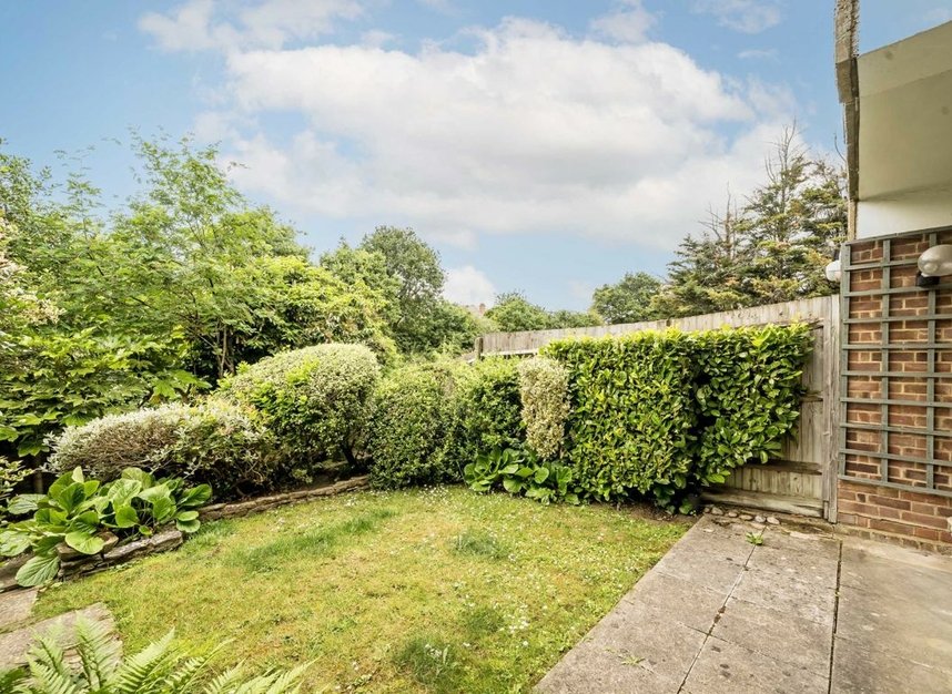 Properties for sale in Deena Close - W3 0HR view4