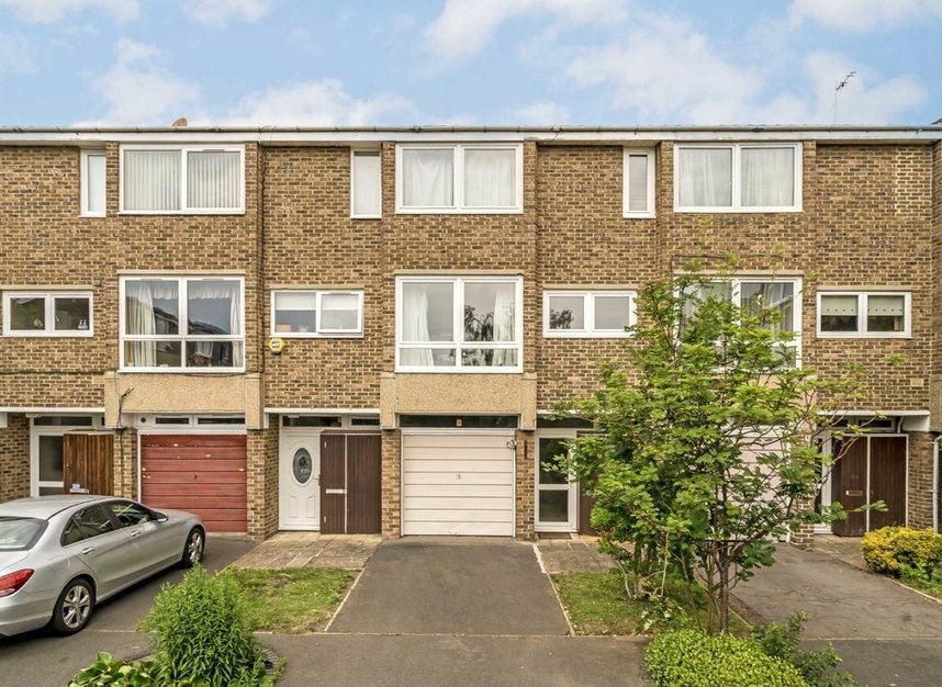 Properties for sale in Deena Close - W3 0HR view1