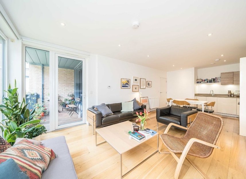 Properties for sale in Denman Avenue - UB2 4FU view2
