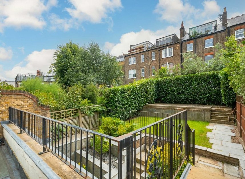 Properties for sale in Denning Road - NW3 1SU view5