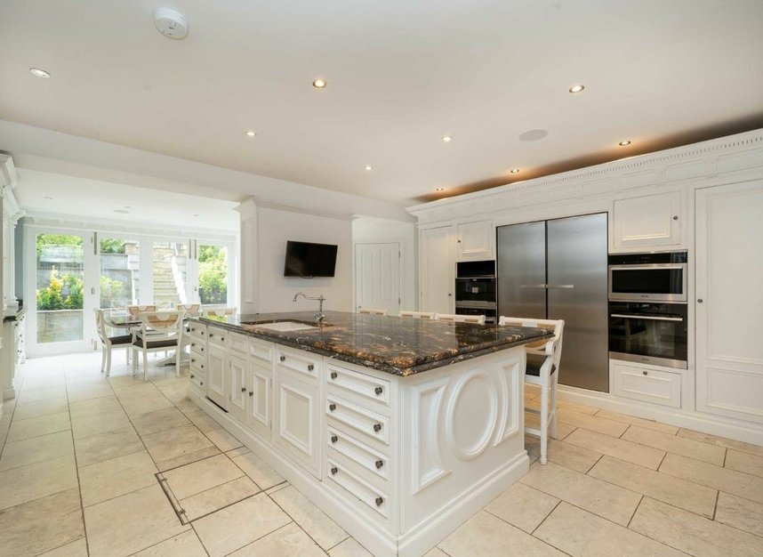 Properties for sale in Denning Road - NW3 1SU view2