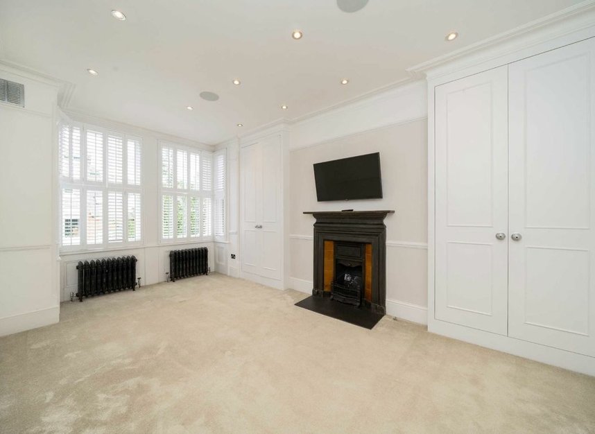 Properties for sale in Denning Road - NW3 1SU view9