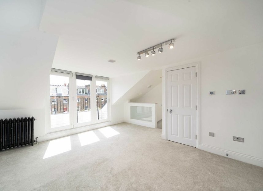 Properties for sale in Denning Road - NW3 1SU view10