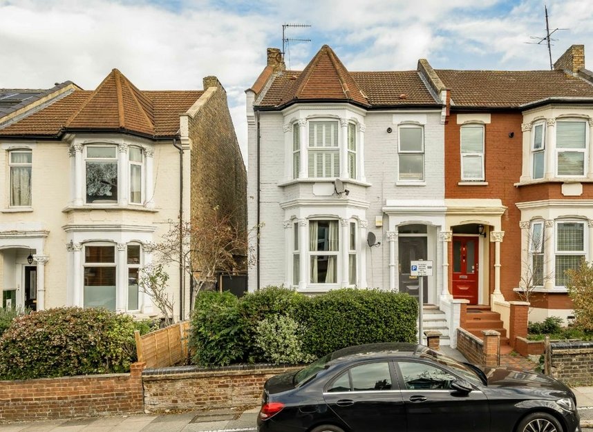 Properties for sale in Dollis Road - N3 1RB view1