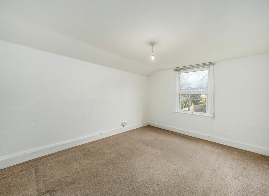 Properties for sale in Dollis Road - N3 1RB view6