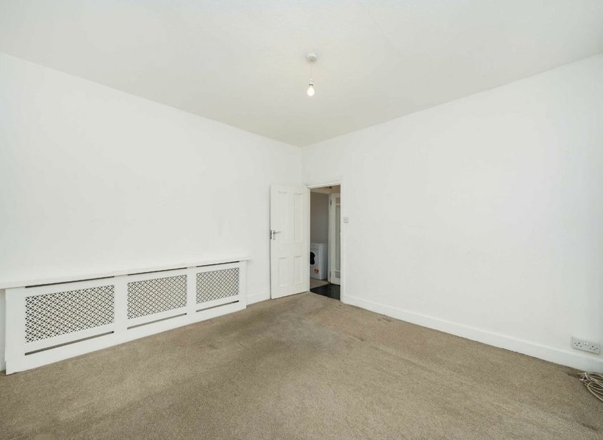 Properties for sale in Dollis Road - N3 1RB view4