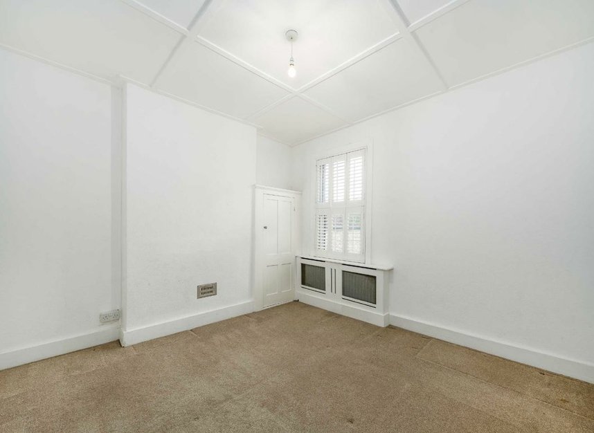 Properties for sale in Dollis Road - N3 1RB view5