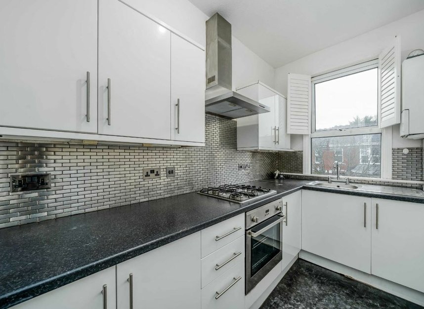 Properties for sale in Dollis Road - N3 1RB view3