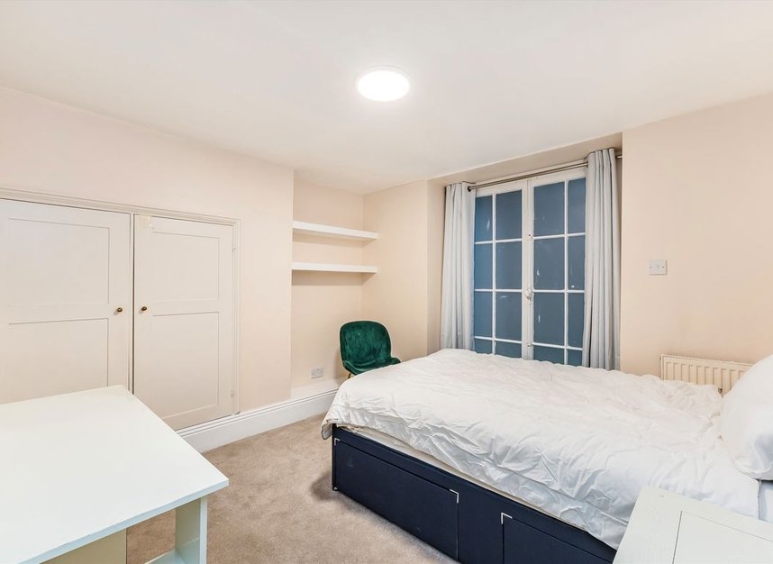 Properties for sale in Doughty Street - WC1N 2LW view8