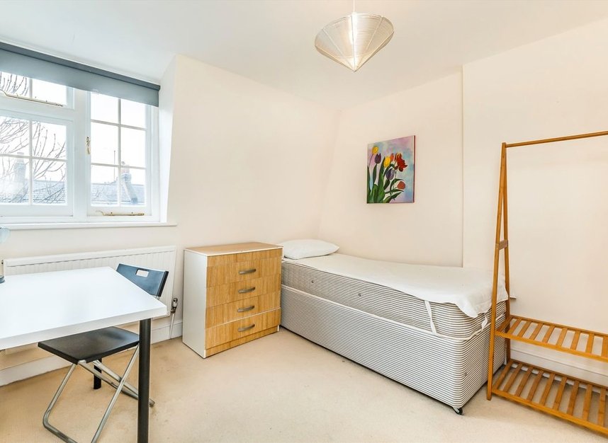 Properties for sale in Doughty Street - WC1N 2LW view9