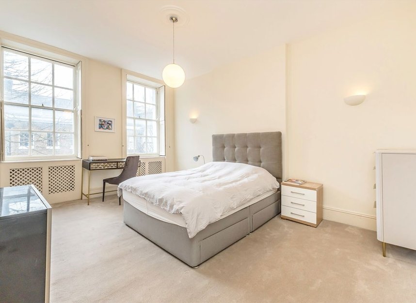 Properties for sale in Doughty Street - WC1N 2LW view4