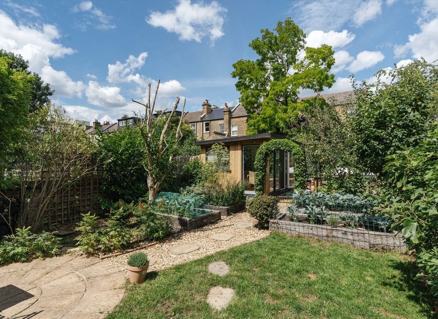 Properties for sale in Downs Road - E5 8DS view9