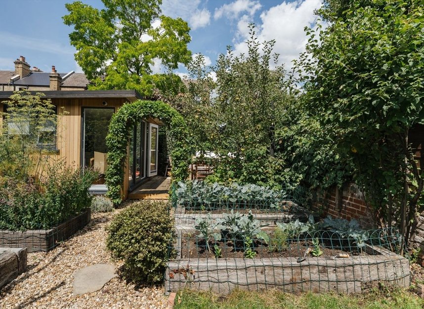 Properties for sale in Downs Road - E5 8DS view12