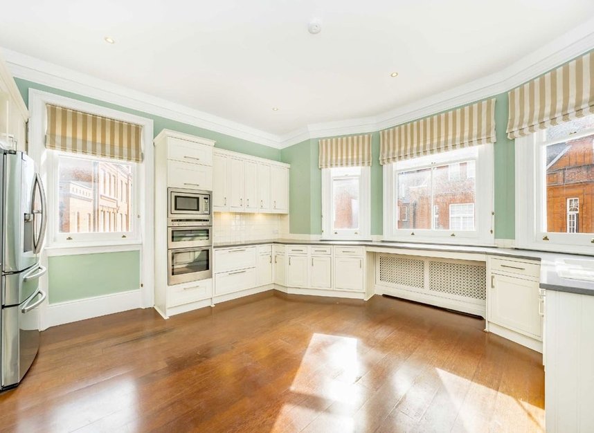 Properties for sale in Draycott Place - SW3 2SB view5