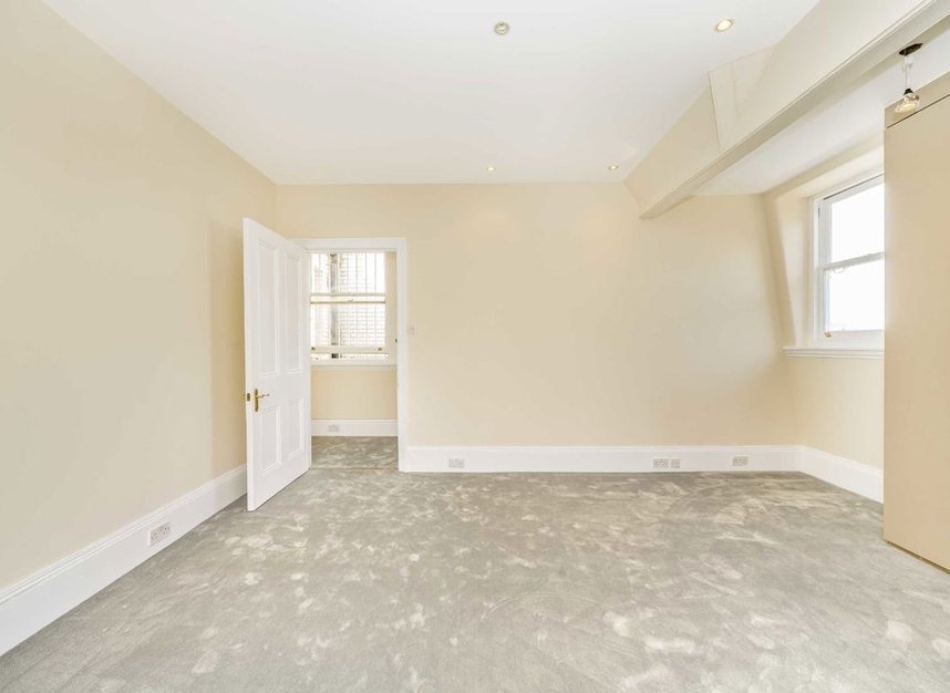 Properties for sale in Draycott Place - SW3 2SB view8