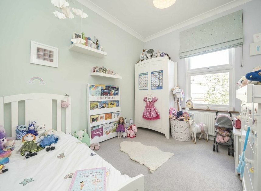 Properties for sale in Drayton Avenue - W13 0LF view10