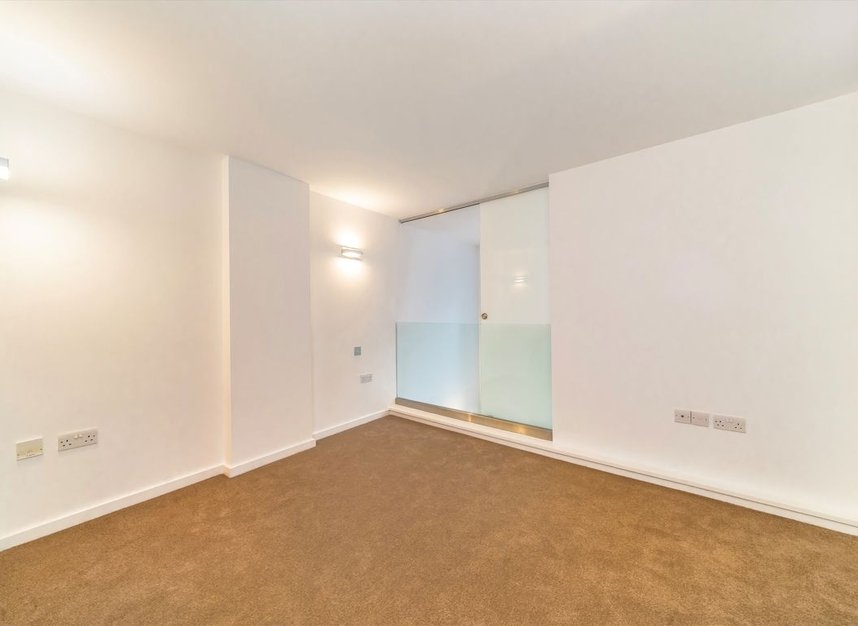 Properties for sale in Drummond Way - N1 1NR view5