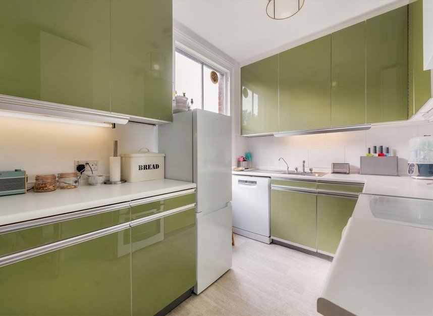 Properties for sale in Dukes Avenue - N10 2PU view3
