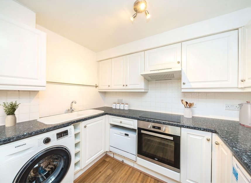 Properties for sale in Dukes Avenue - KT3 4HZ view3