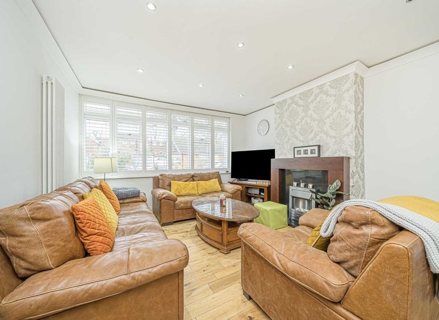 House semidetached for sale in Dukes Close, Hampton, TW12 (Ref