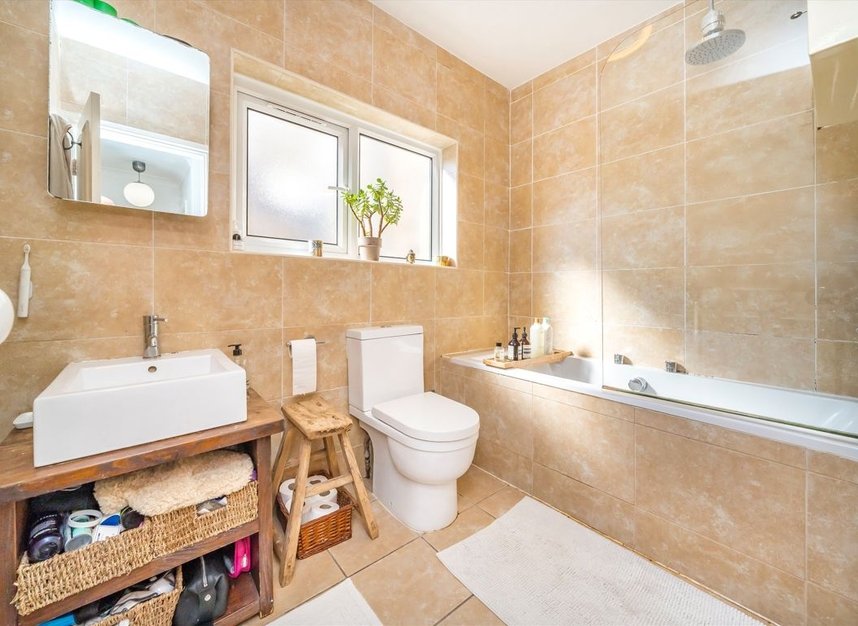 Properties sold in Dunlace Road - E5 0NF view9