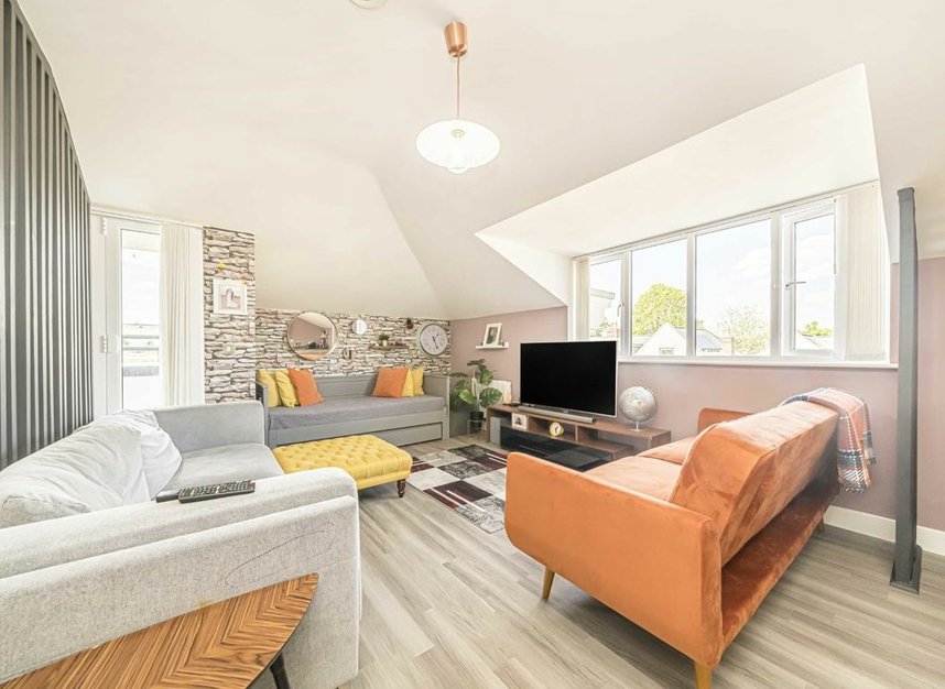 Properties for sale in Dyas Road - TW16 5DD view3