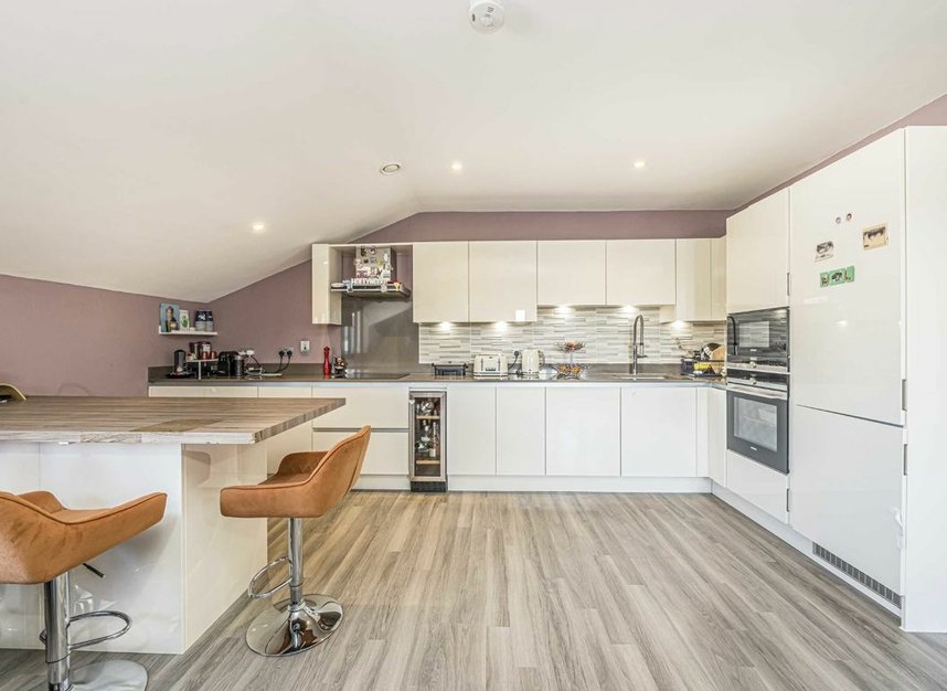 Properties for sale in Dyas Road - TW16 5DD view4