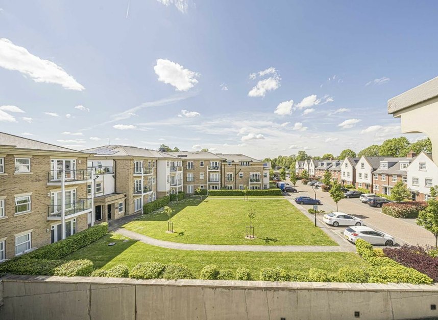 Properties for sale in Dyas Road - TW16 5DD view8