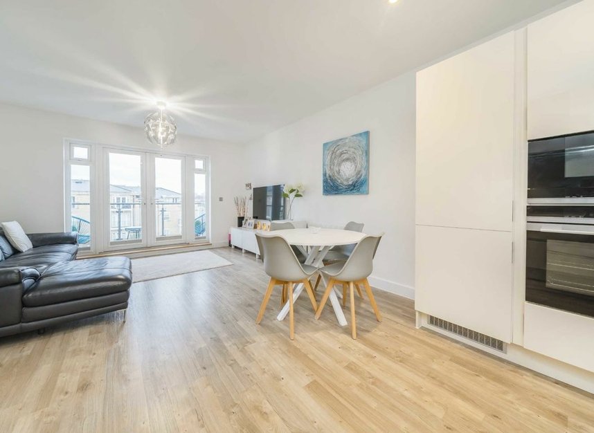 Properties for sale in Dyas Road - TW16 5DD view2