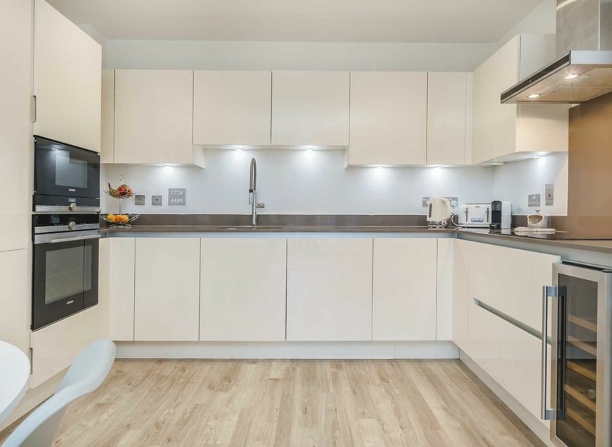 Properties for sale in Dyas Road - TW16 5DD view3