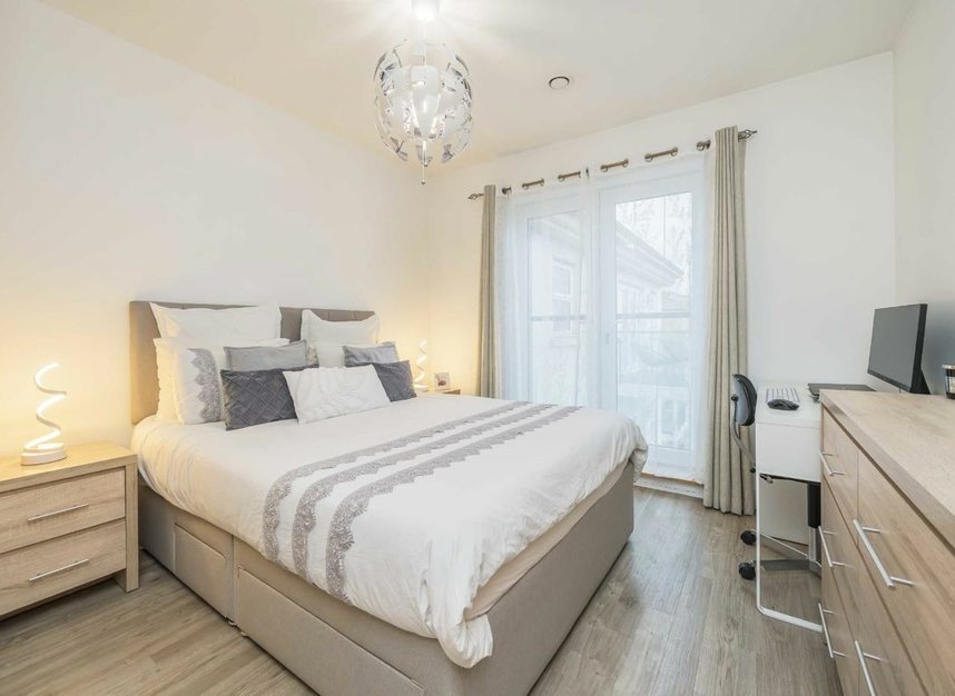 Properties for sale in Dyas Road - TW16 5DD view4