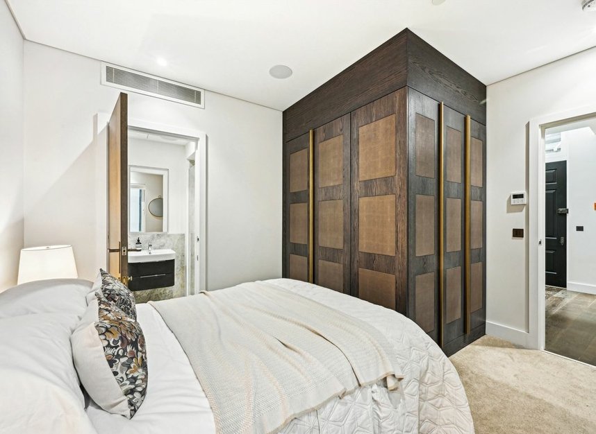 Properties sold in Dyer's Buildings - EC1N 2JT view4