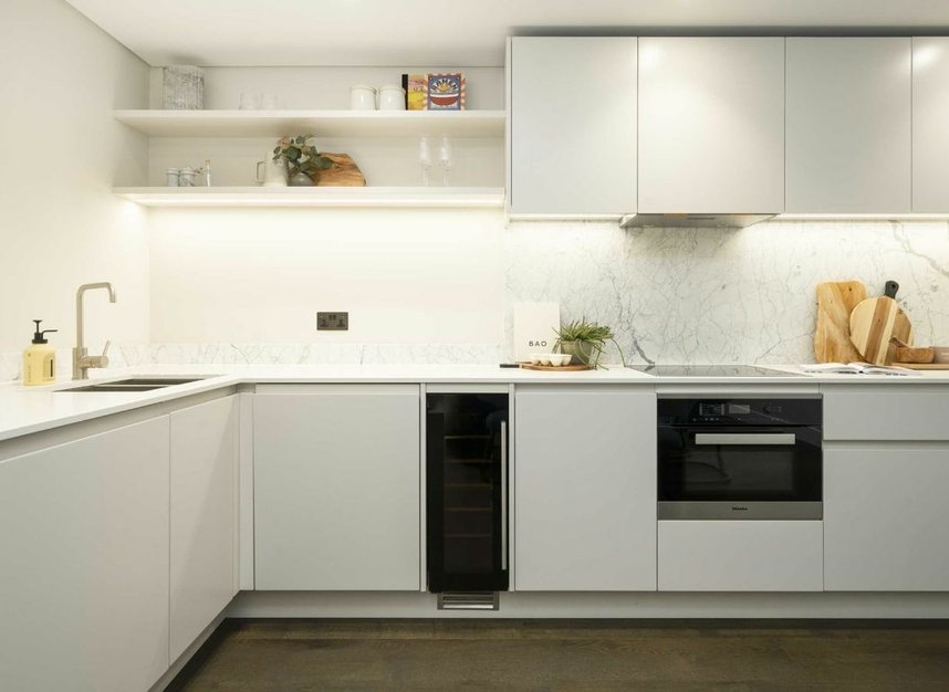 Properties for sale in Dyer's Buildings - EC1N 2JT view4