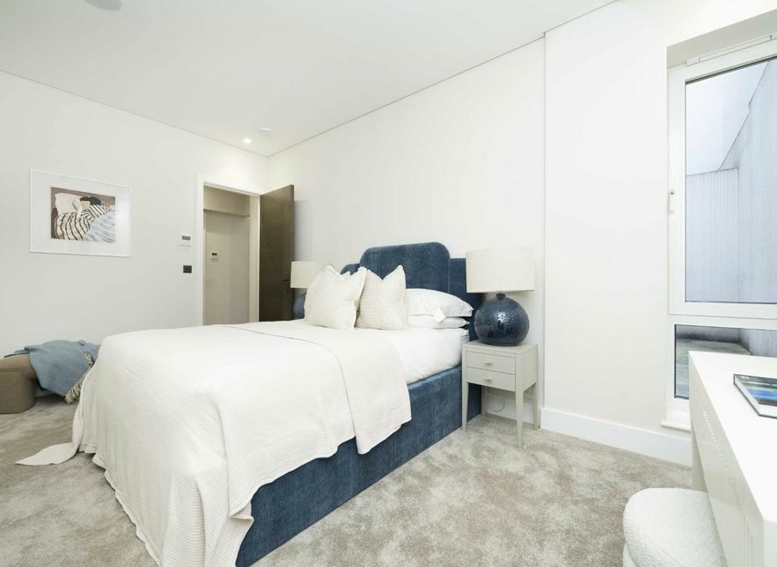 Properties for sale in Dyer's Buildings - EC1N 2JT view6