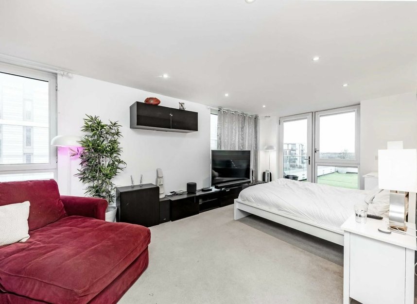 Properties for sale in Ealing Road - TW8 0LN view5