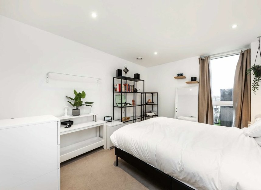 Properties for sale in Ealing Road - TW8 0LN view4