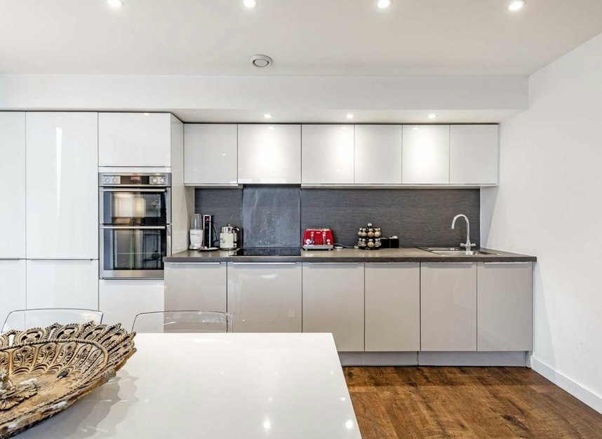 Properties for sale in Ealing Road - TW8 0LN view3