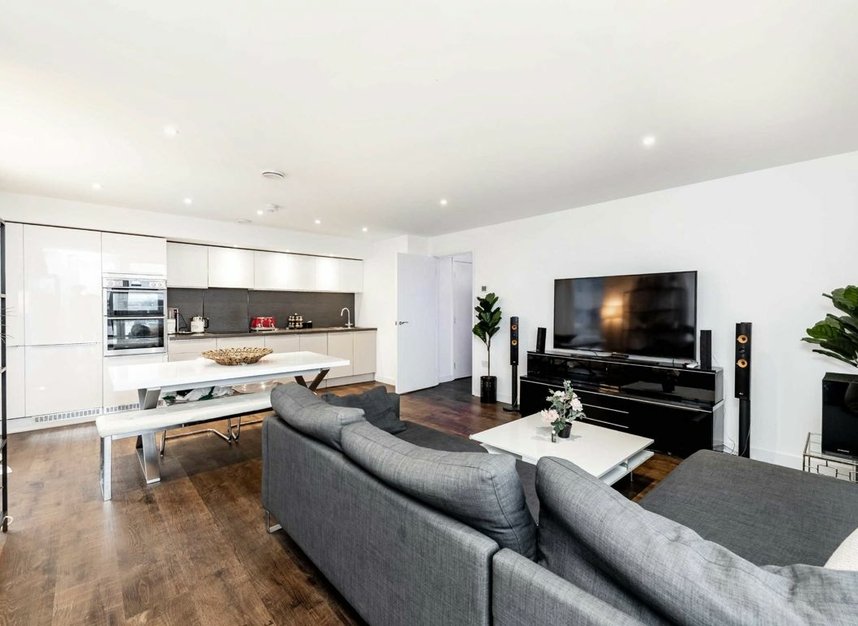 Properties for sale in Ealing Road - TW8 0LN view6