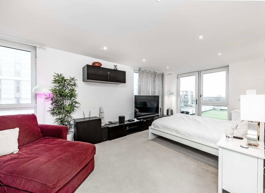 Properties for sale in Ealing Road - TW8 0LN view5