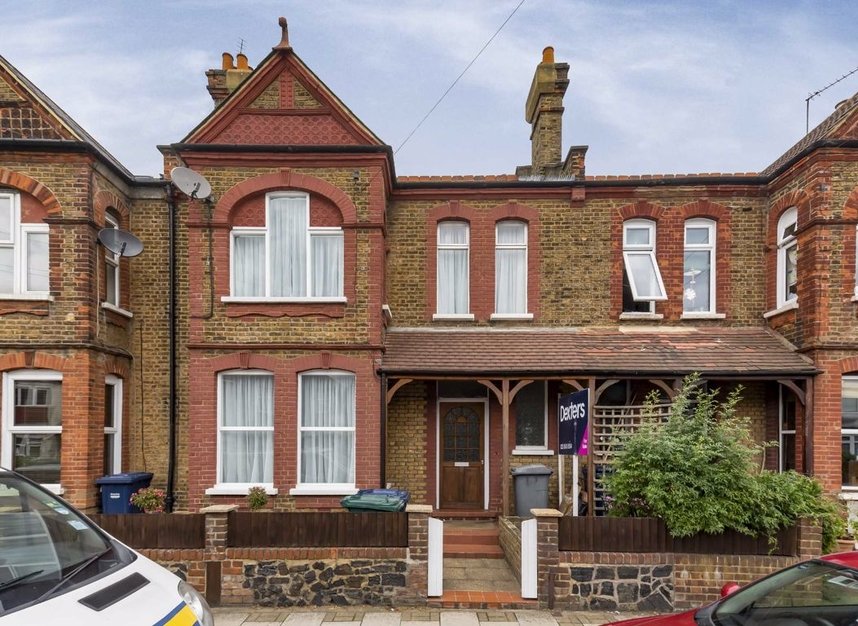 Property for sale in East End Road, London, N2 | Dexters