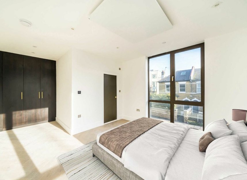 Properties for sale in East Hill - SW18 2HT view5