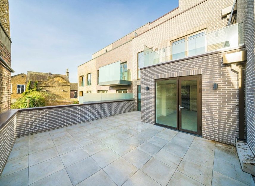 Properties for sale in East Hill - SW18 2HT view7