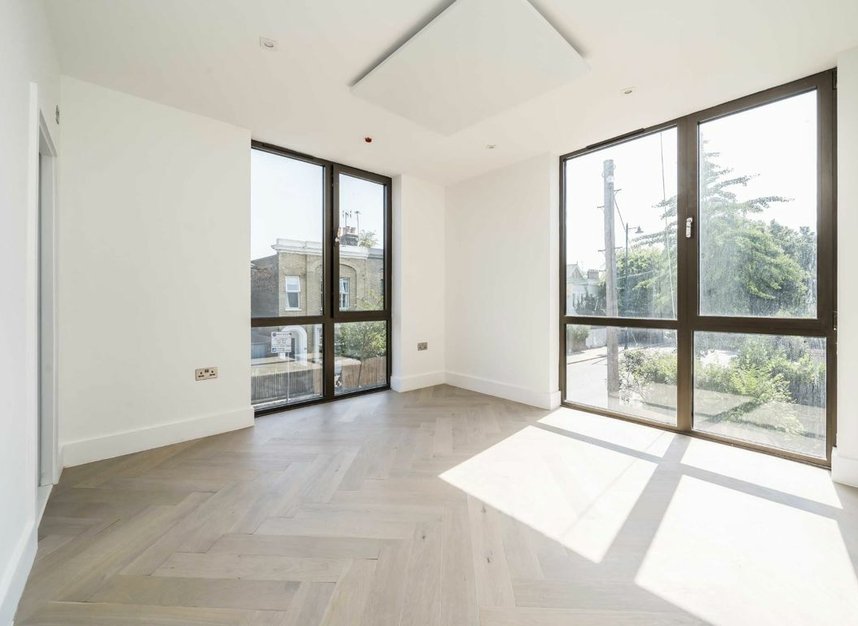 Properties for sale in East Hill - SW18 2HT view2