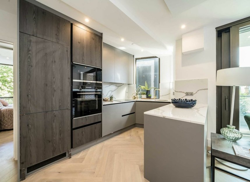 Properties for sale in East Hill - SW18 2HT view7