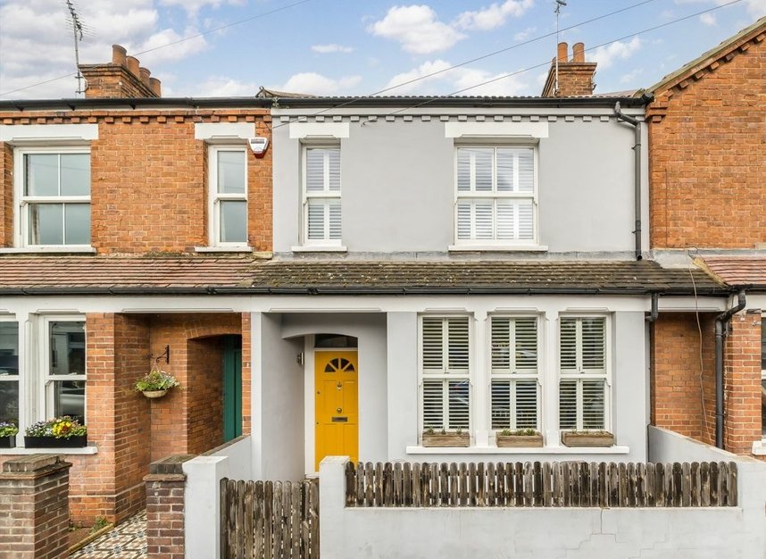 Properties for sale in Eastbourne Road - TW8 9PF view1