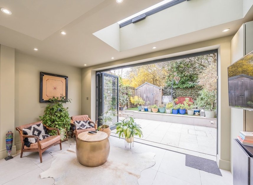 Properties for sale in Eastbourne Road - TW8 9PE view4