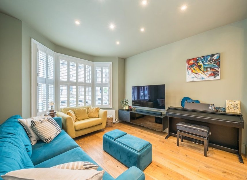 Properties for sale in Eastbourne Road - TW8 9PE view2