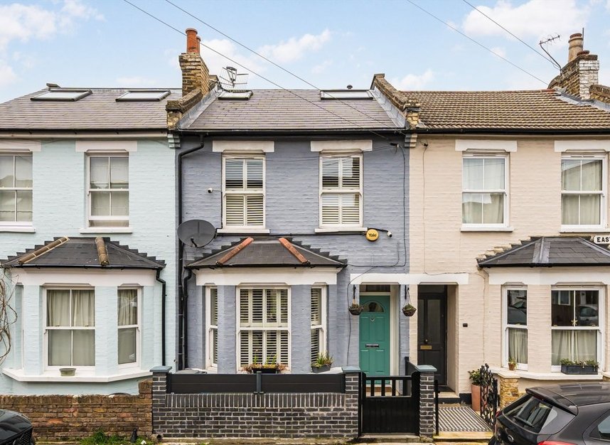 Properties for sale in Eastbourne Road - TW8 9PE view1