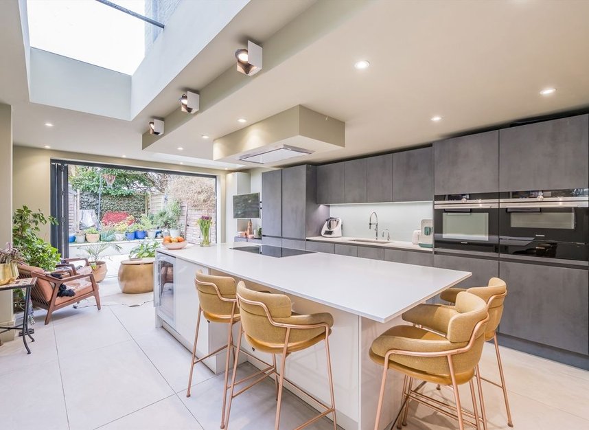 Properties for sale in Eastbourne Road - TW8 9PE view7